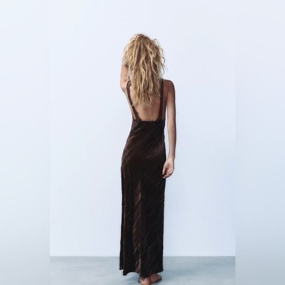 ZARA ~ ✨Viral ✨~ VELVET LACE MIDI DRESS - Picture 5 of 17